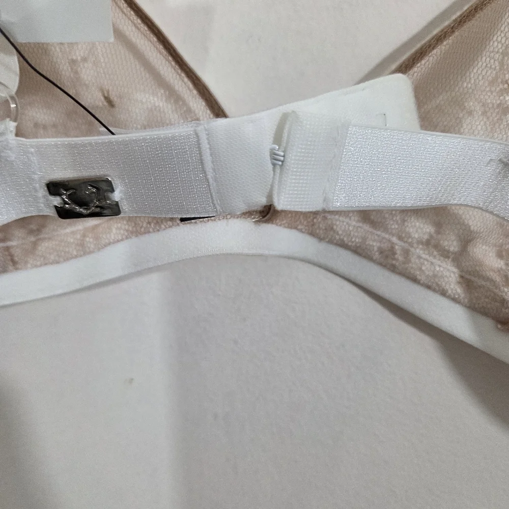 NWT For Love & Lemons Skivvies Lace Mesh Triangle Bralette White Nude Small - Picture 5 of 7